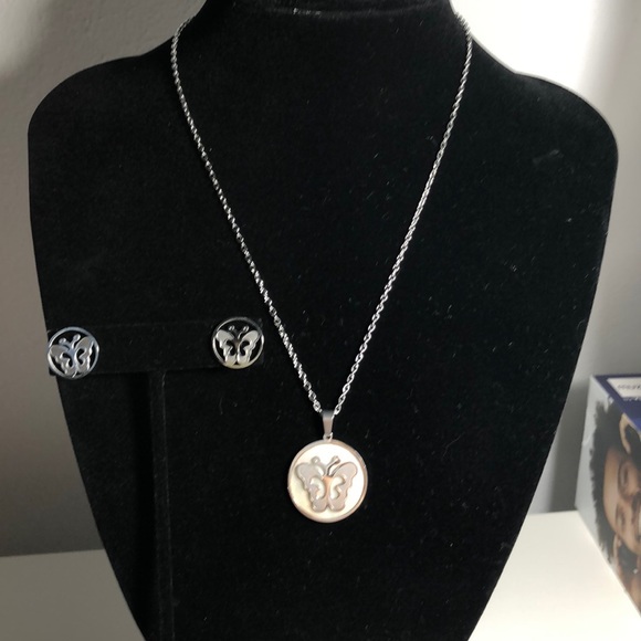 Butterfly 🦋 Earrings and necklaces Set.   SSteel - Picture 2 of 10